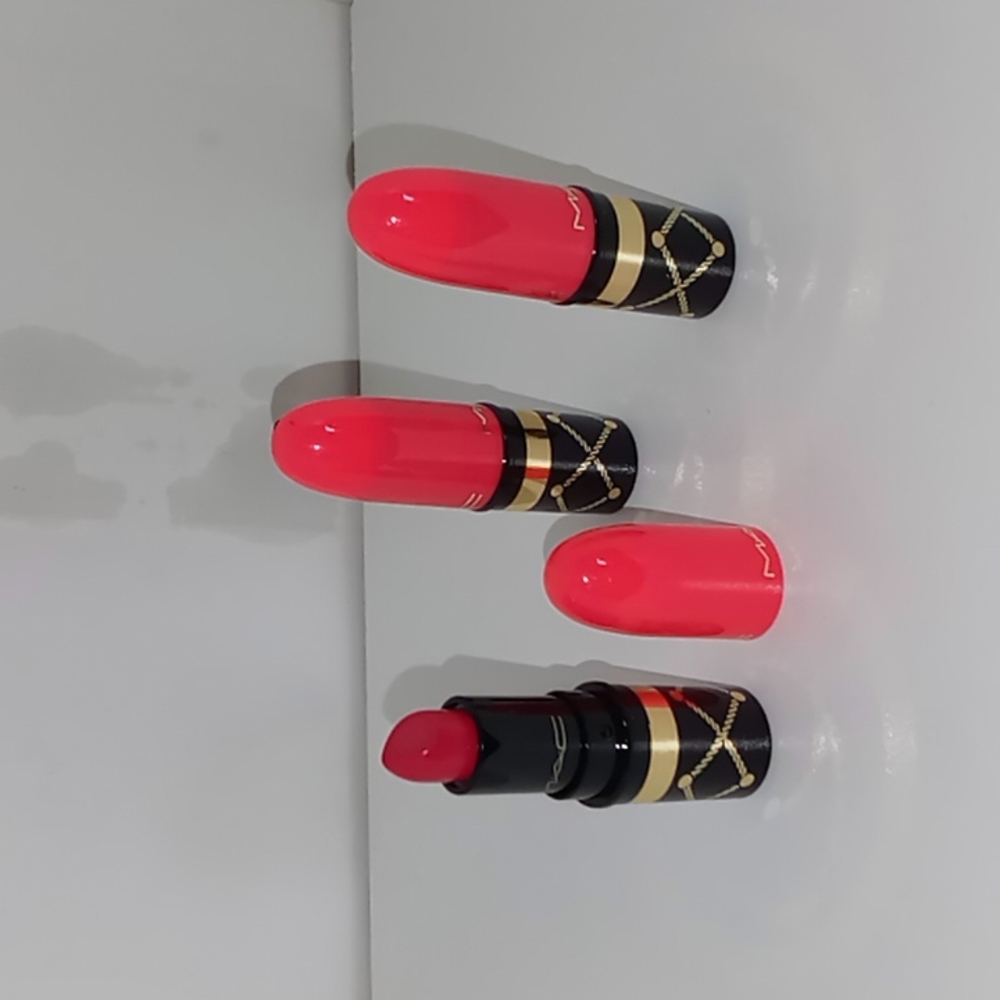 Mac Matte lipstick Dangerously Red
